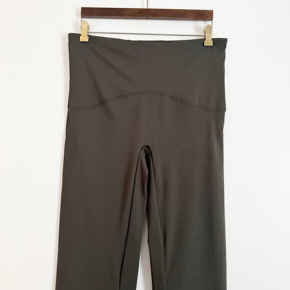 SPANX SPANXshape Booty Boost Flare Pant Olive Green Dark Palm 1X - Picture 3 of 8